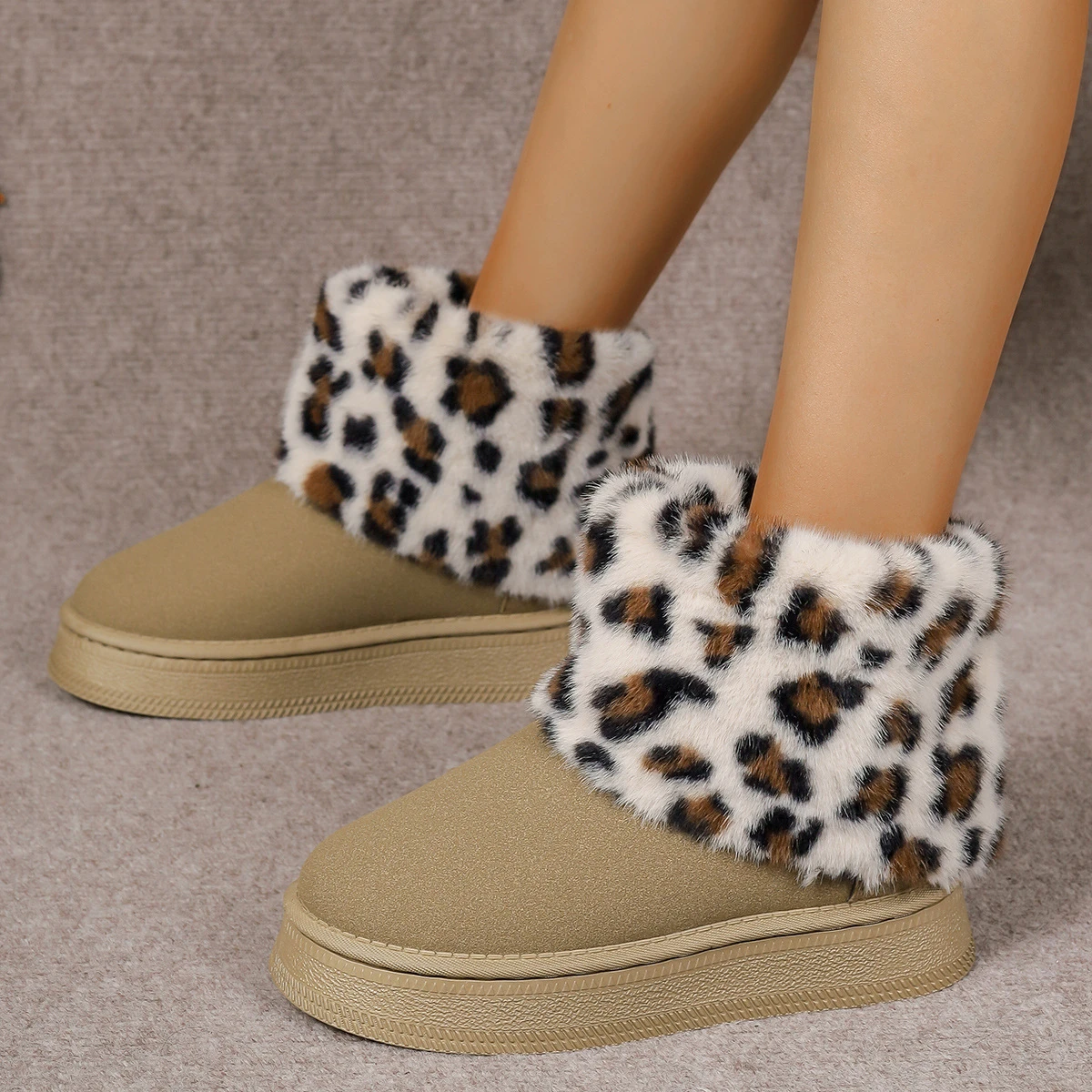 2024 gros épais Goth mode fourrure neige bottes daim en peluche chaud à semelles épaisses plate-forme bottines pour femmes hiver